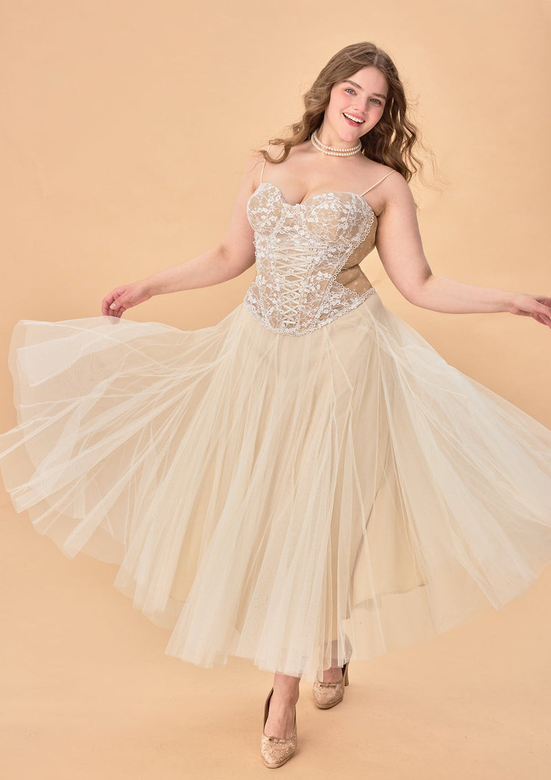Curve & Plus "White Moon, Weaving Dreams" Corset